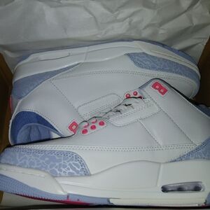 Women's Athletic Shoes in White and Pink